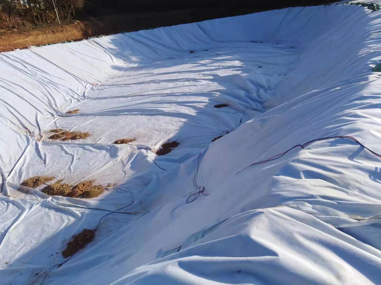 PE土工膜防滲性能達(dá)到多少可滿足填埋場(chǎng)防滲要求？